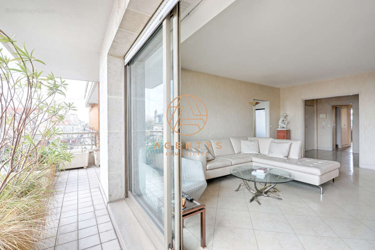 Appartement à SAINT-MAUR-DES-FOSSES