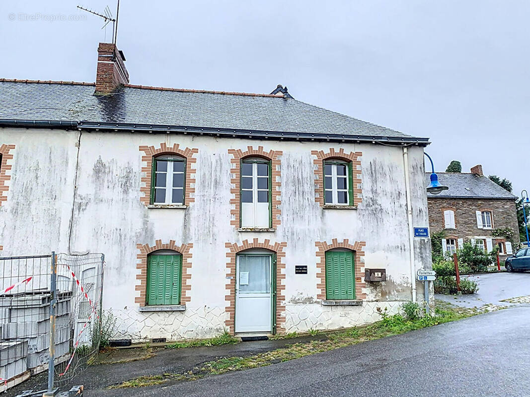 Maison à LA CHAPELLE-DE-BRAIN