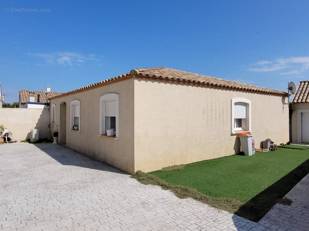 Maison à MOUSSAN