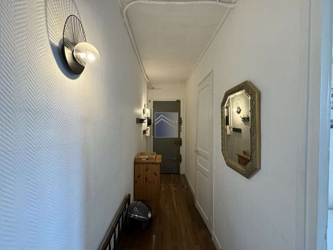Appartement à COURBEVOIE