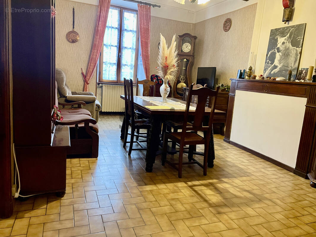 Appartement à LASALLE