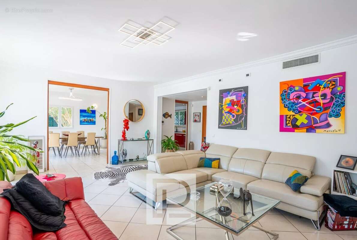 Maison à MOUGINS