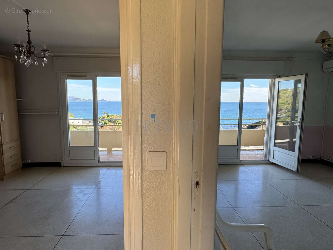 Appartement à ROQUEBRUNE-SUR-ARGENS