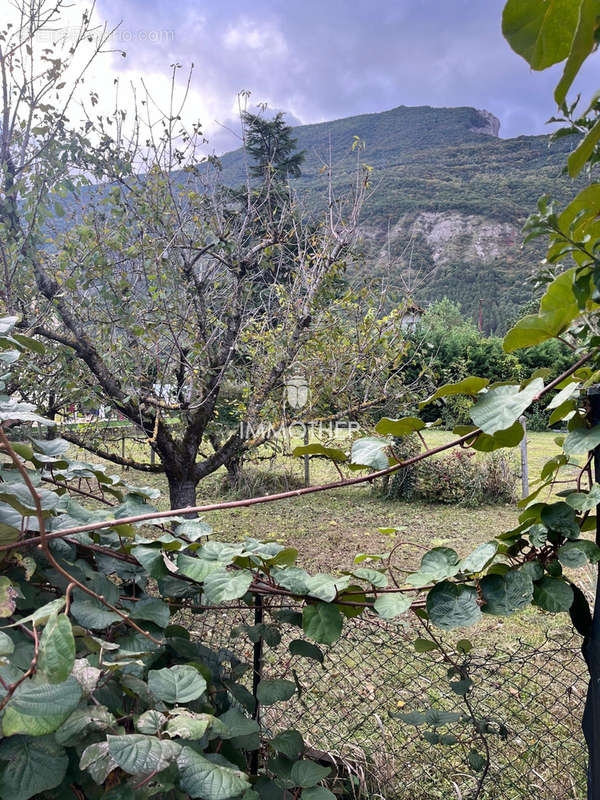Terrain à VIF