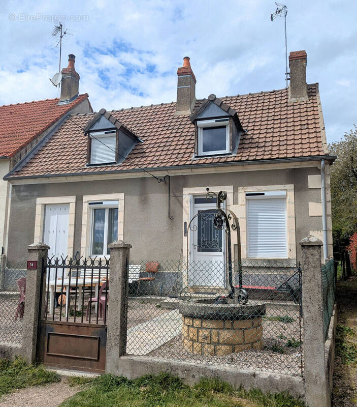 Maison à DOMPIERRE-SUR-NIEVRE