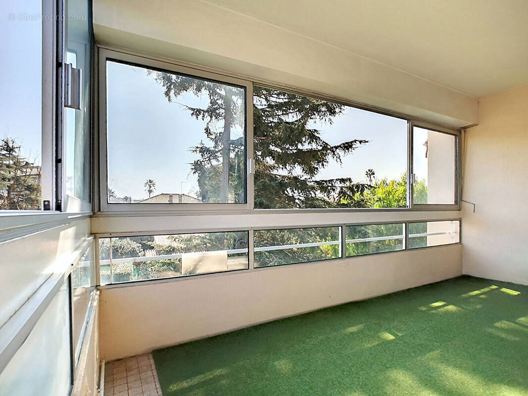 Appartement à VALLAURIS