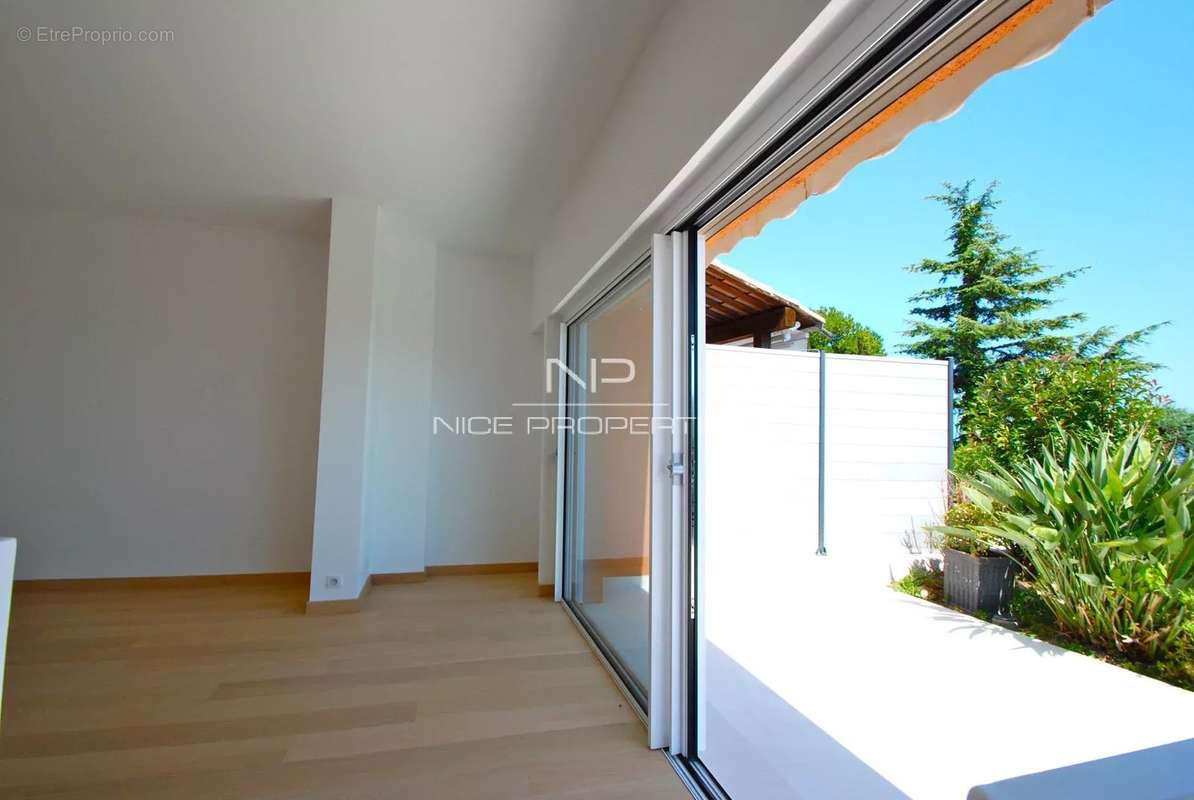 Appartement à EZE