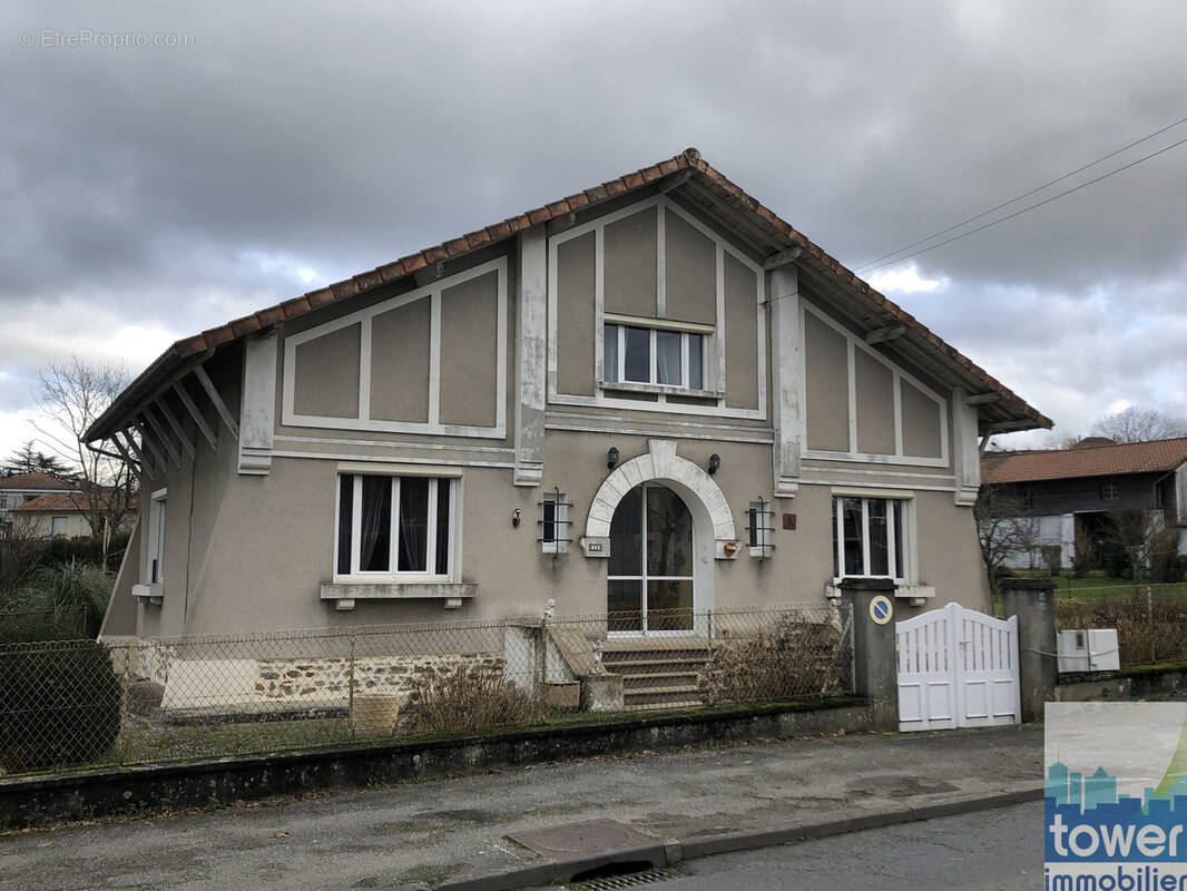 Maison à CONFOLENS