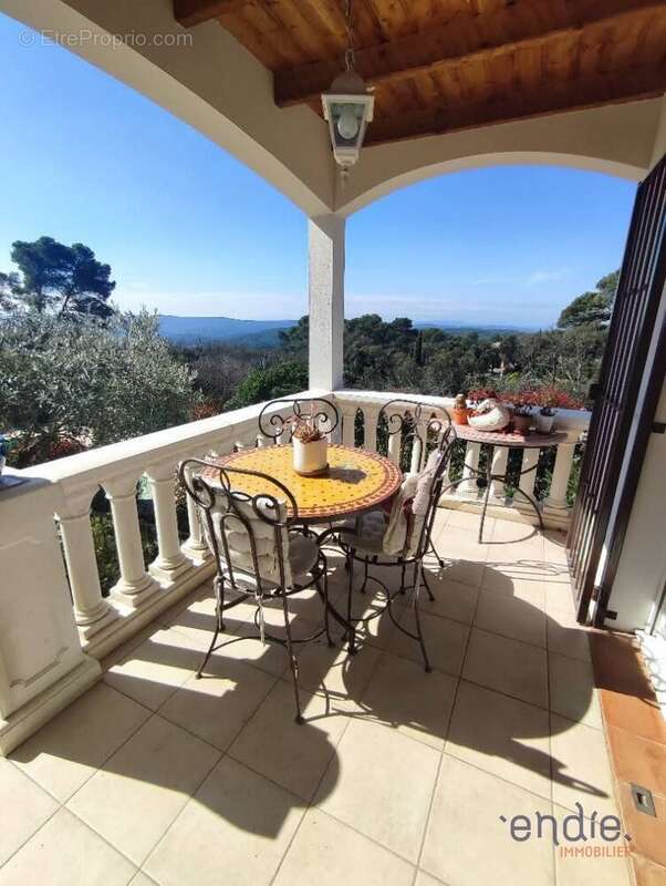 Appartement à LORGUES