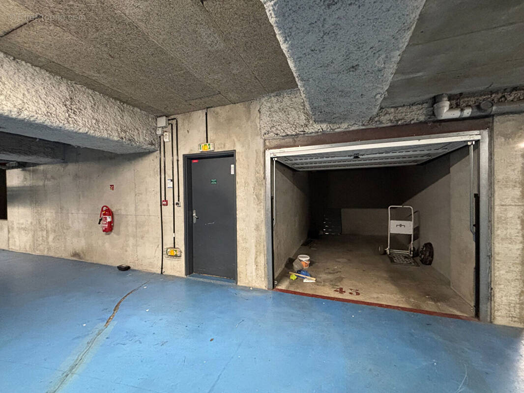 Parking à BEZONS