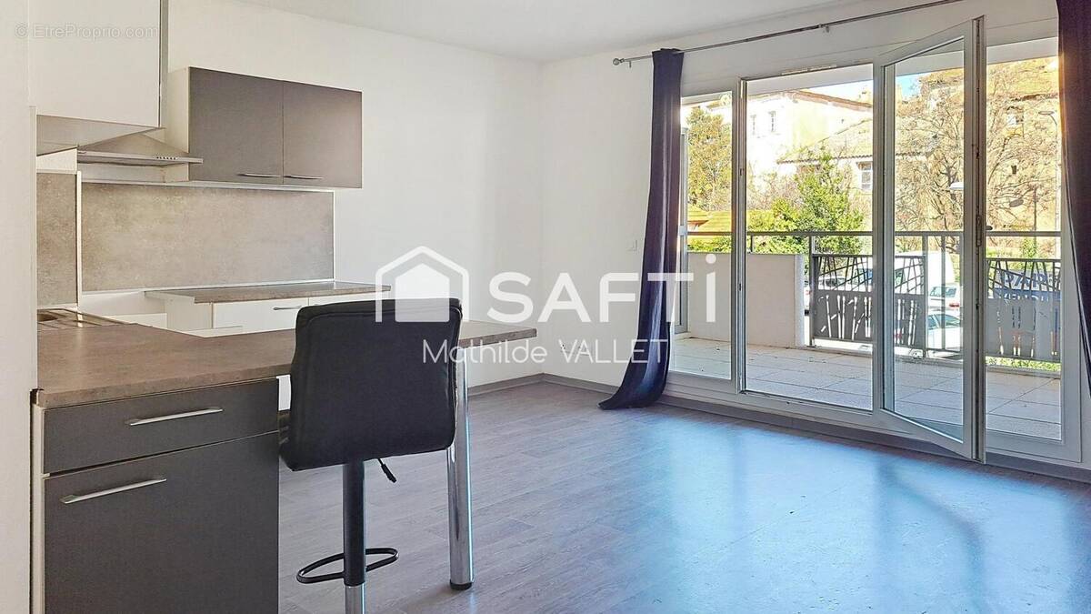 Photo 1 - Appartement à PUGET-SUR-ARGENS