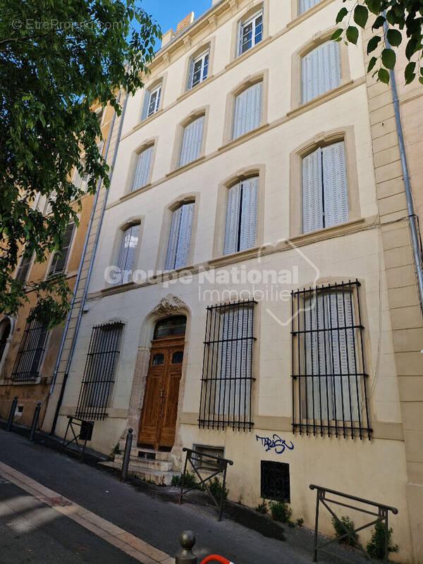 Appartement à MARSEILLE-1E