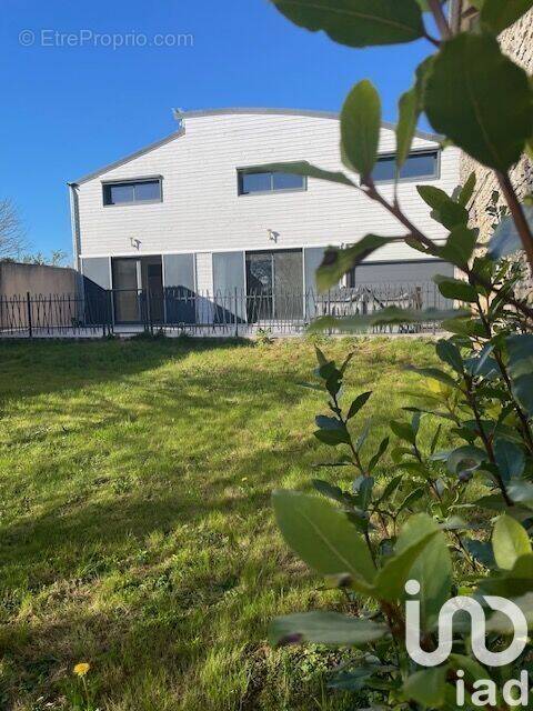 Photo 1 - Maison à VOUILLE