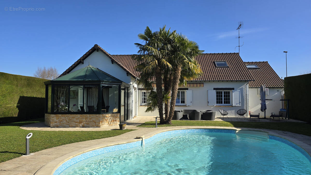 Maison à BOULLAY-LES-TROUX
