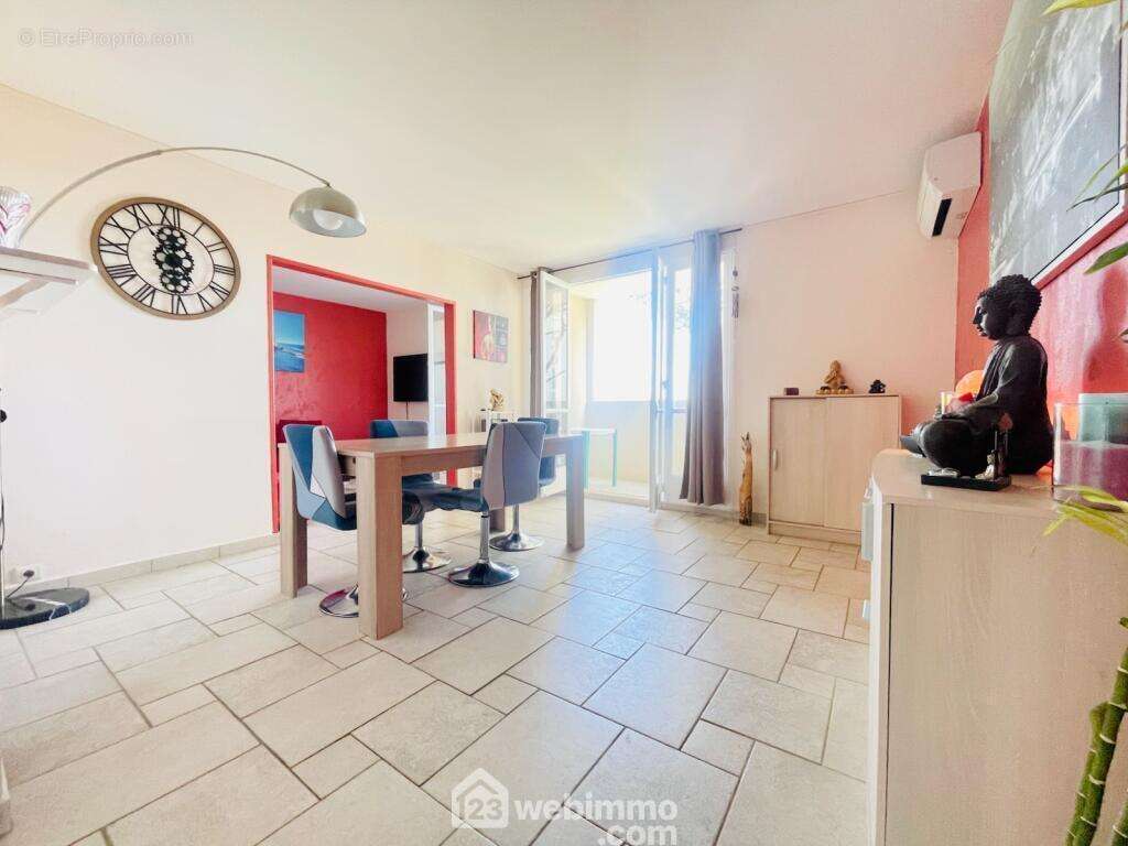 Vaste séjour et salle à manger de 30m2. - Appartement à SAINTE-MAXIME