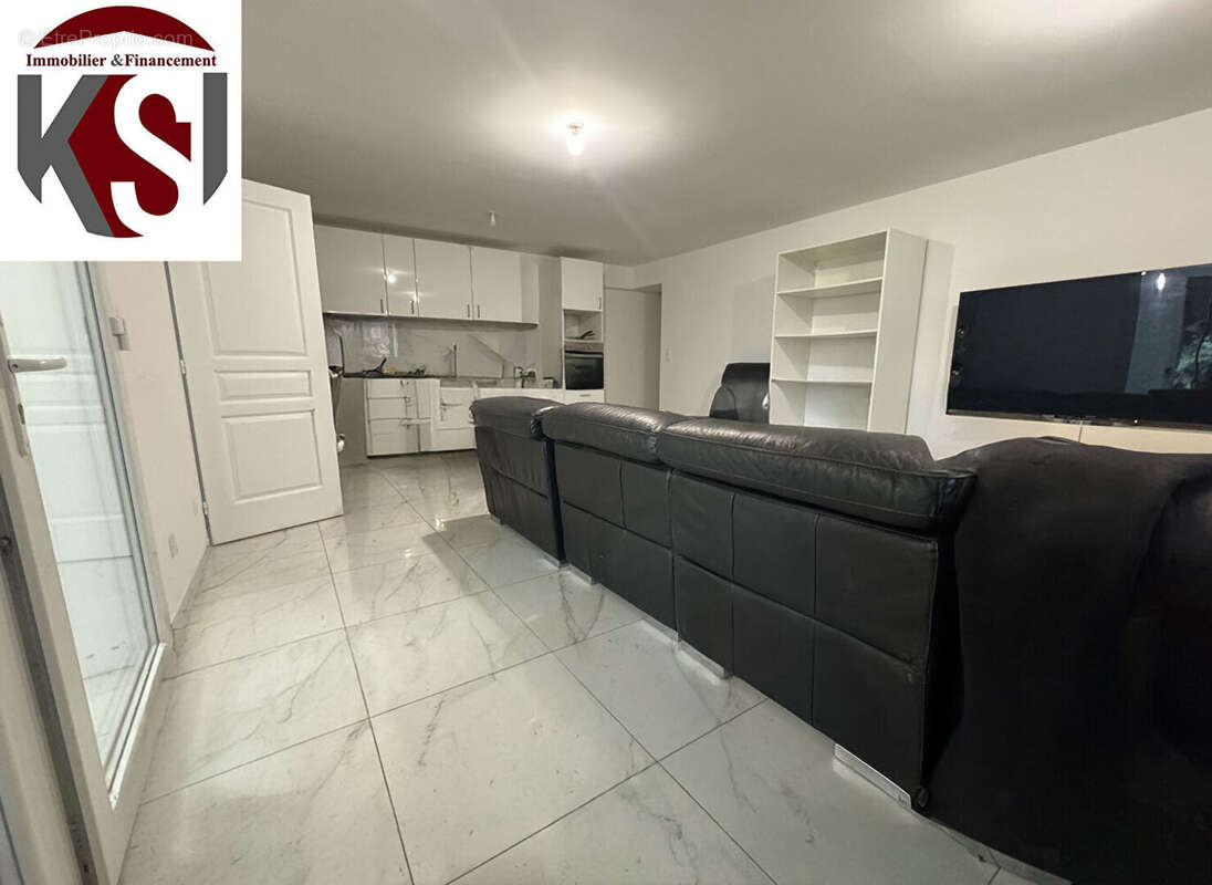 Appartement à SEILLONS-SOURCE-D&#039;ARGENS