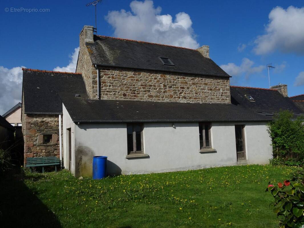 Maison à PLOUBEZRE