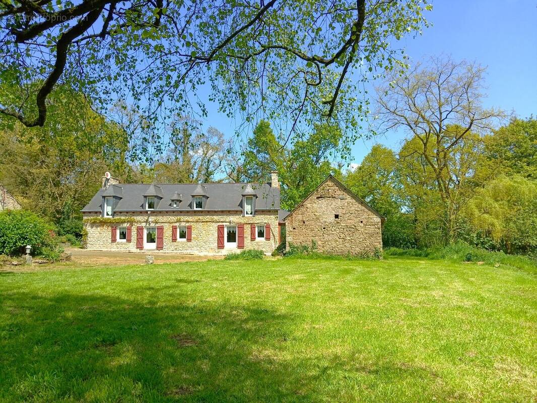 Maison à QUINTIN