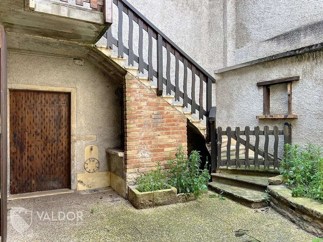 Maison à MONTMERLE-SUR-SAONE