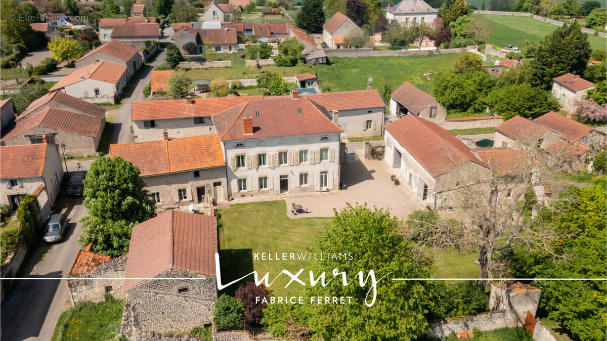 Maison à CHARROUX