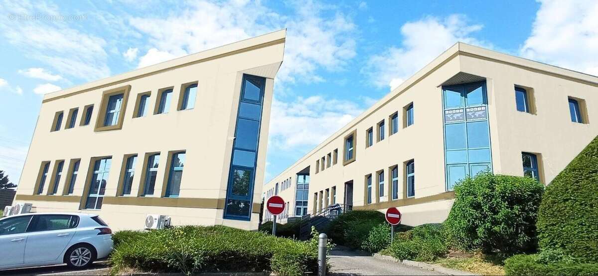 Photo 3 - Commerce à SAINT-QUENTIN-FALLAVIER