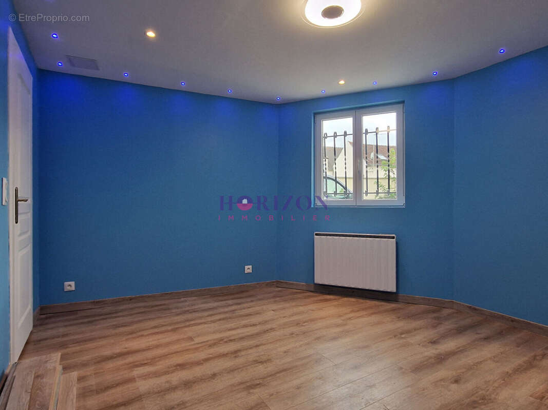 Appartement à LA CHAPELLE-EN-SERVAL