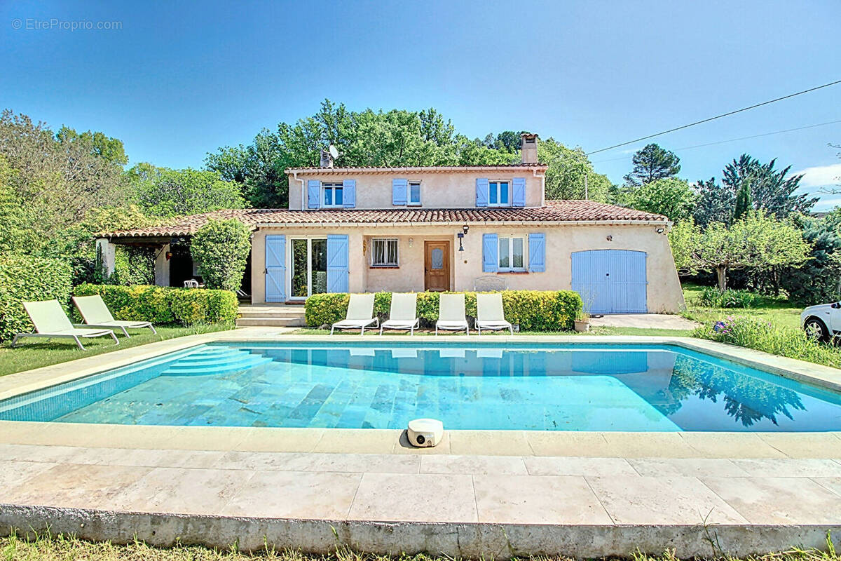 Maison à ENTRECASTEAUX