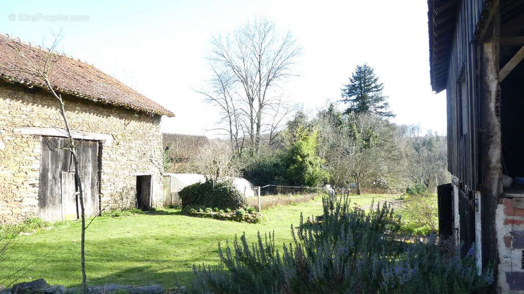 Maison à SAINT-BONNET-BRIANCE