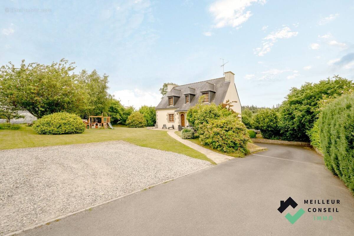 Maison à QUINTIN