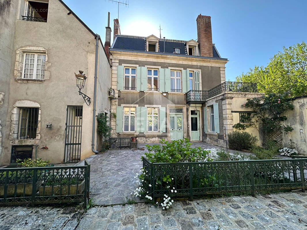 Maison à ARGENTON-SUR-CREUSE