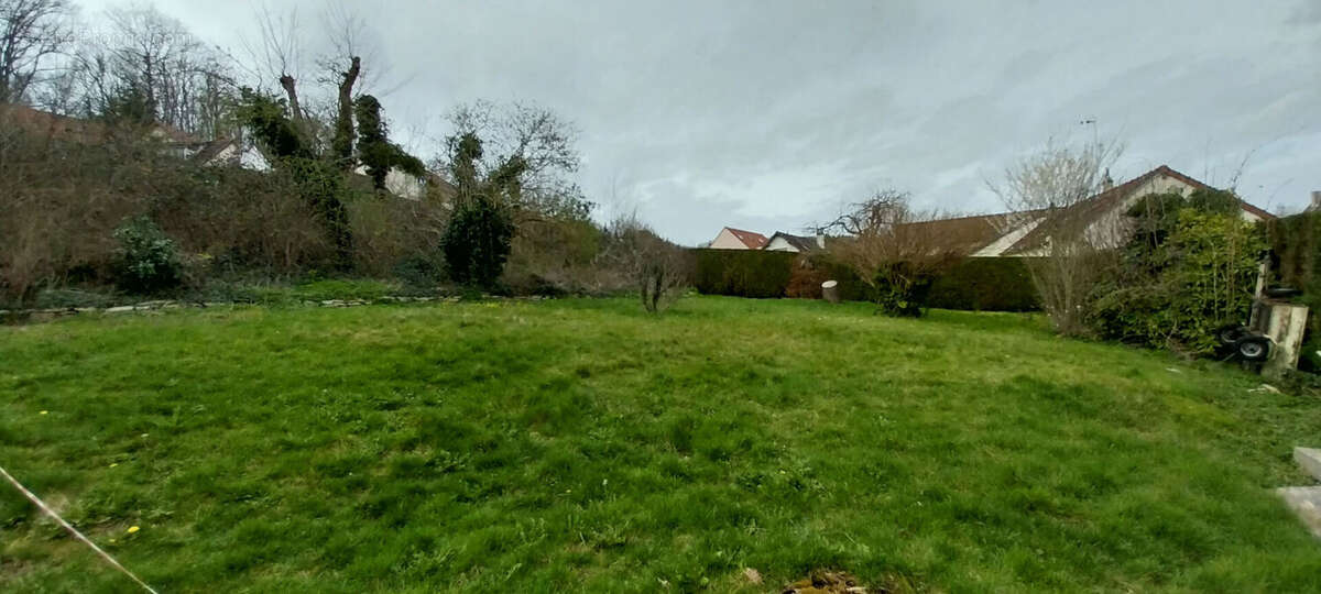 Terrain à EPERNON