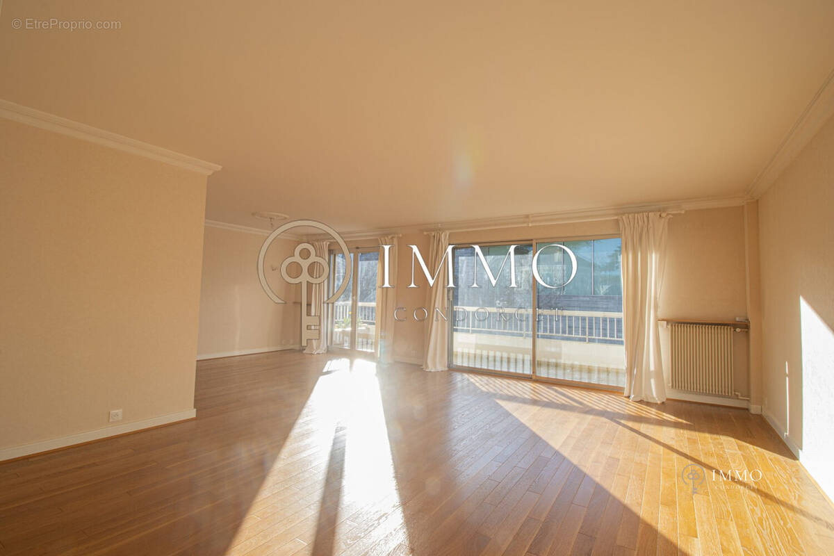 Appartement à BOURG-LA-REINE