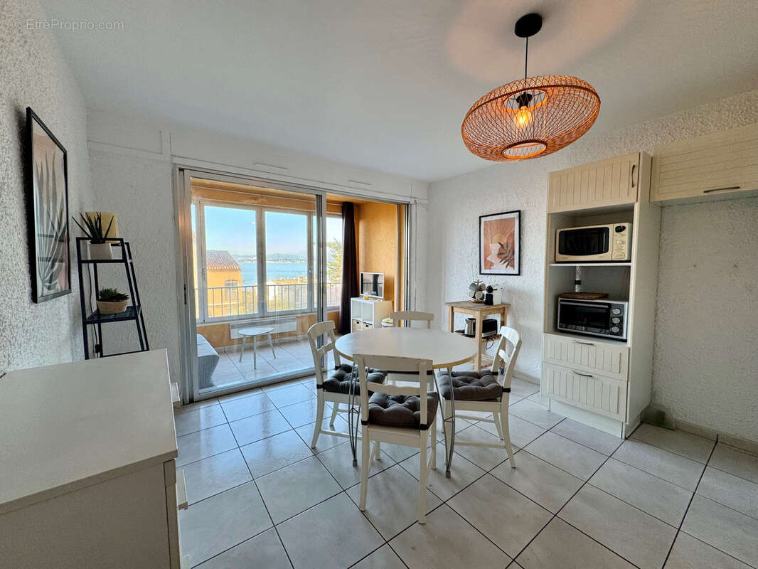 Appartement à SIX-FOURS-LES-PLAGES