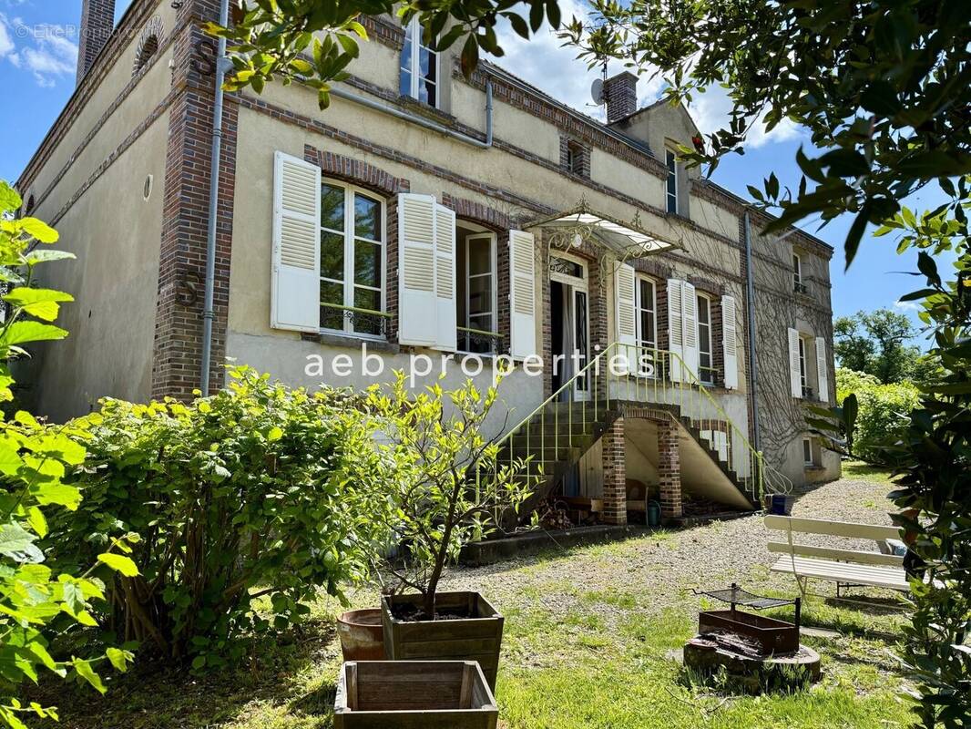 Maison à AIX-EN-OTHE