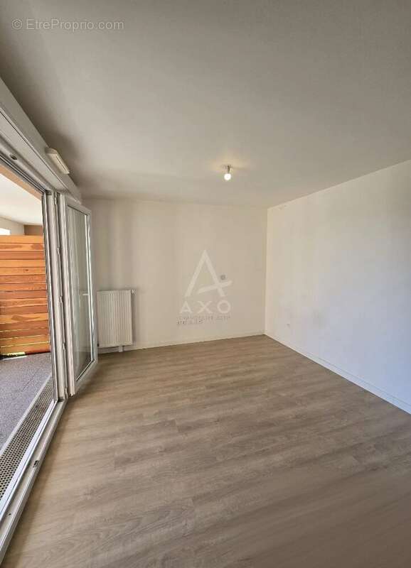 Appartement à COMBS-LA-VILLE