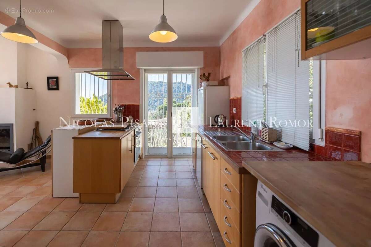 Maison à EZE