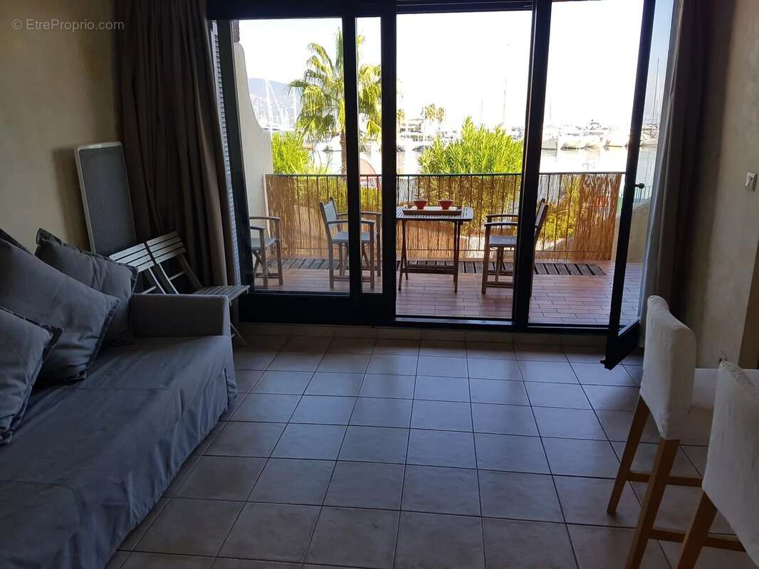 Appartement à COGOLIN