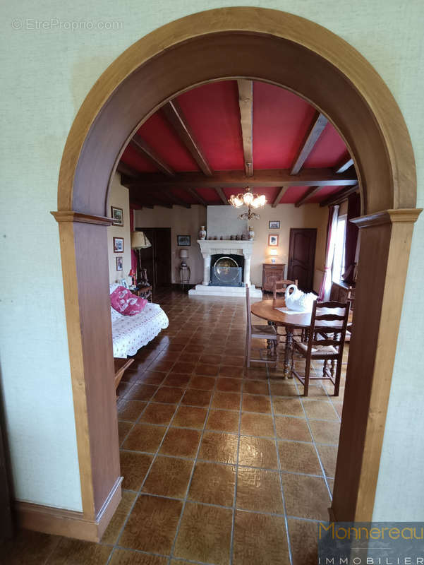 Maison à ROULLET-SAINT-ESTEPHE