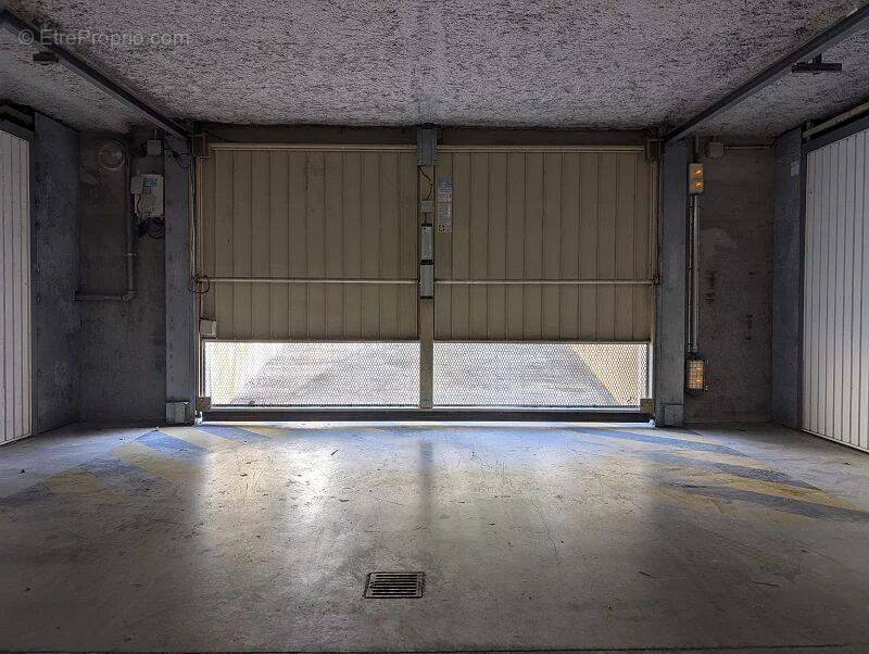 Parking à MIRAMAS