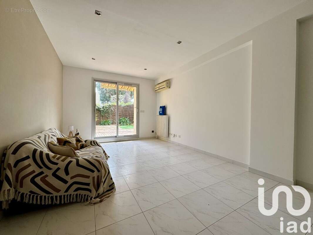 Photo 2 - Appartement à SAINT-LAURENT-DU-VAR