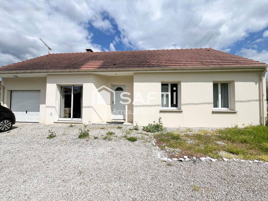 Photo 1 - Maison à SAINT-COSME-EN-VAIRAIS