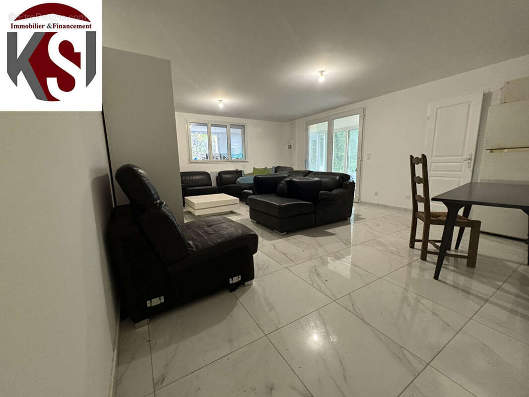Appartement à SEILLONS-SOURCE-D&#039;ARGENS