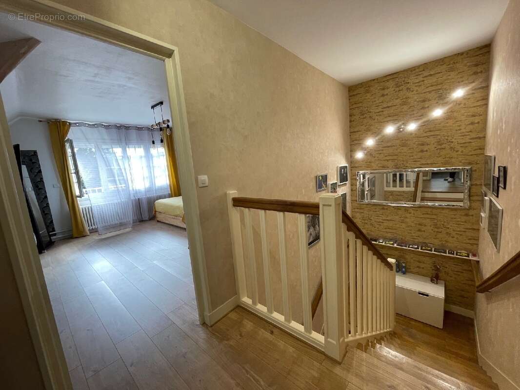 Maison à MILLY-LA-FORET
