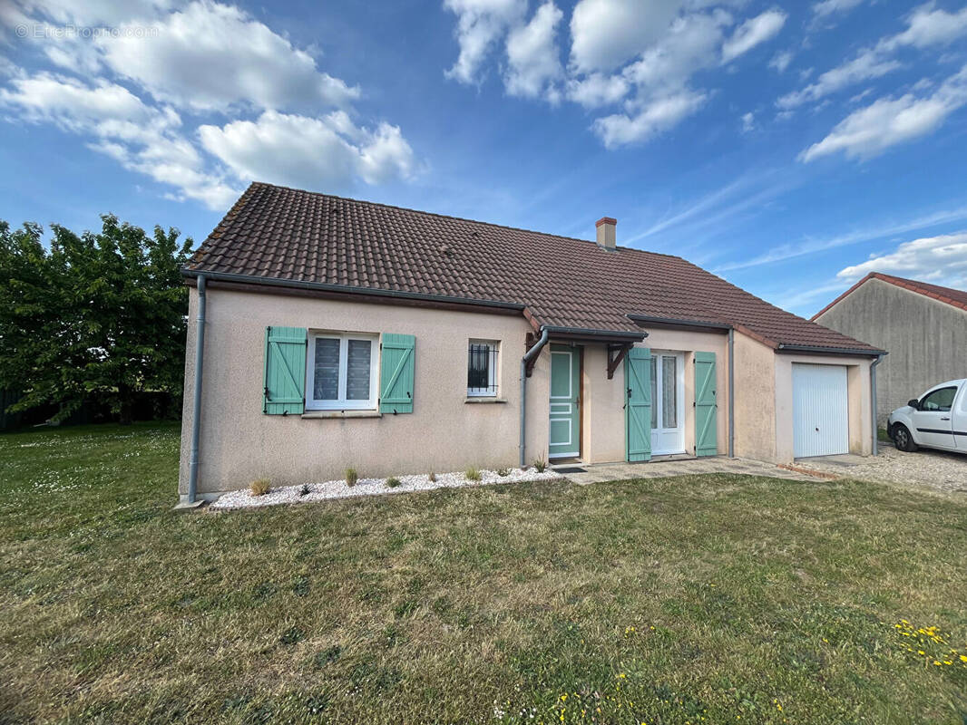 Maison à AUBIGNY-SUR-NERE