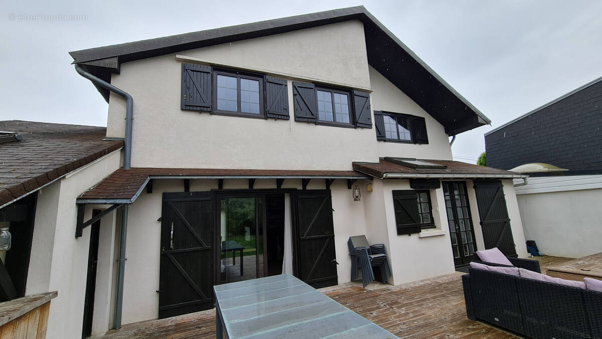 Maison à BURES-SUR-YVETTE