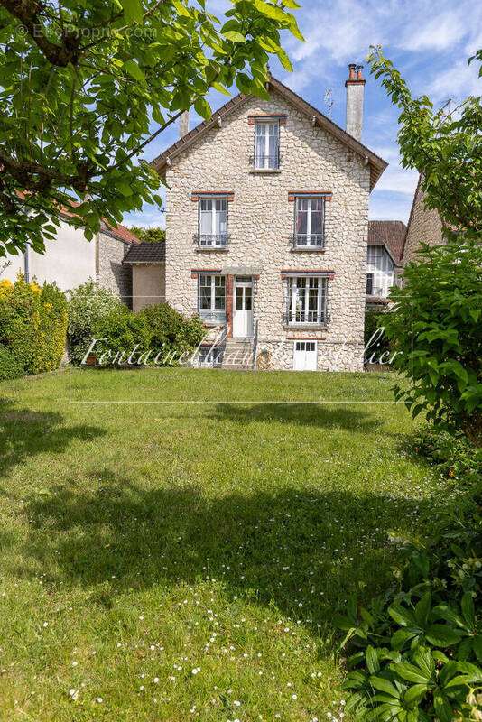 Maison à FONTAINEBLEAU