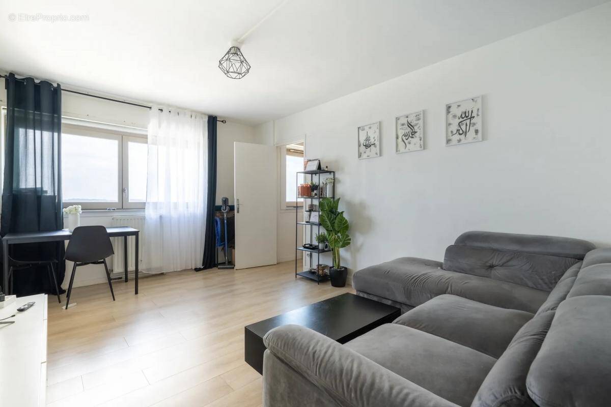 Appartement à EPINAY-SUR-SEINE