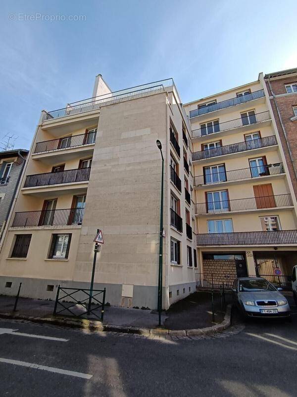 Appartement à COLOMBES
