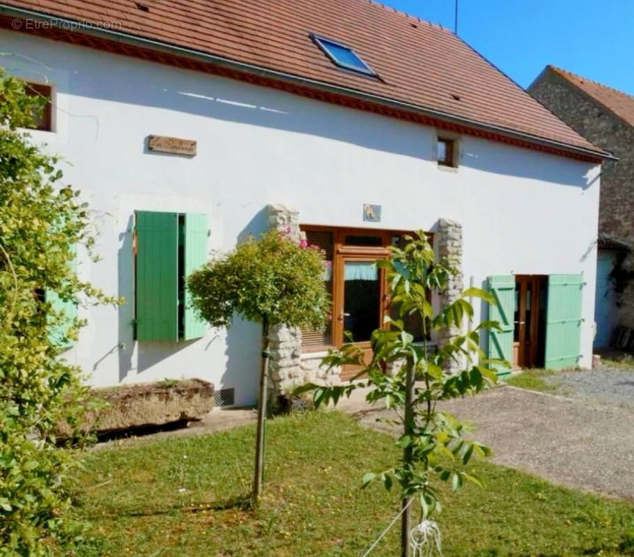 Maison à CHARROUX