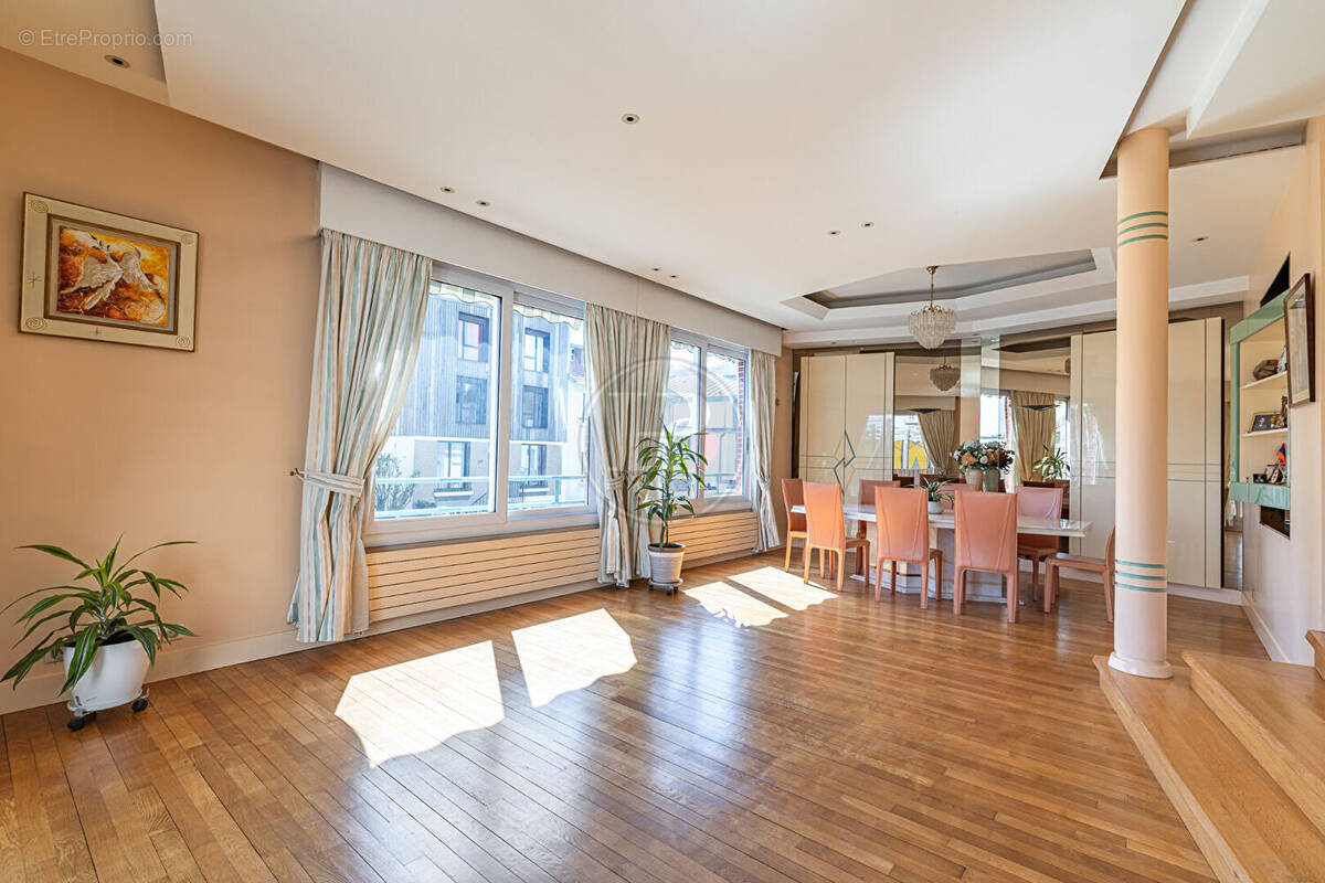 Maison à ISSY-LES-MOULINEAUX